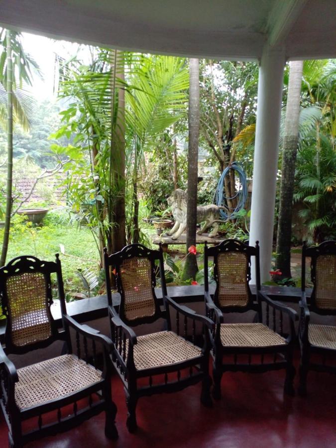 Traditional Kandyan House エクステリア 写真
